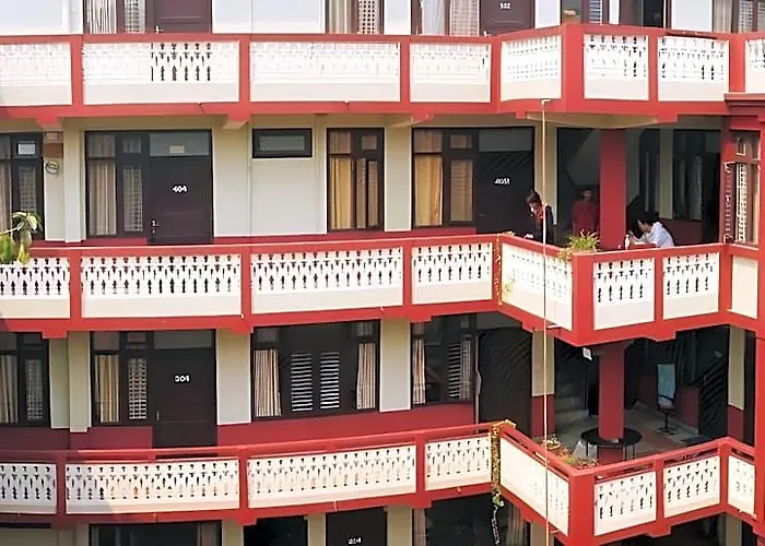 Yala Peak Hostel *