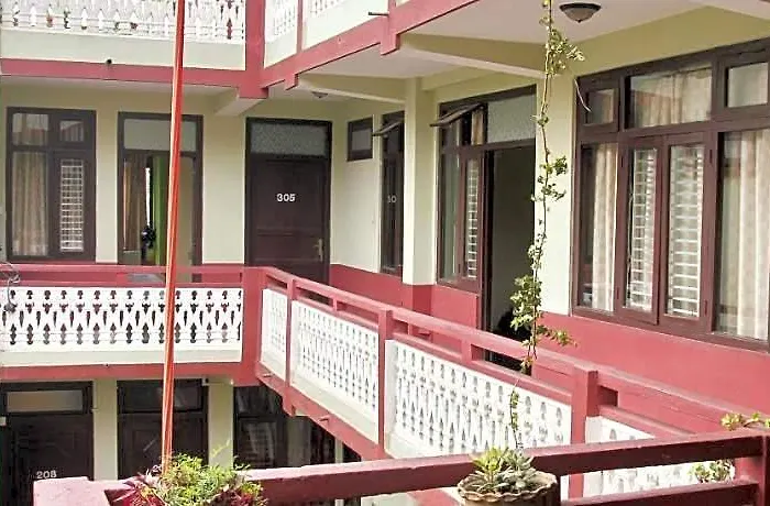 Hostel Yala Peak *