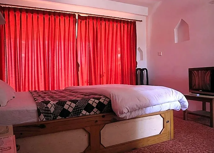 Yala Peak Hostel
