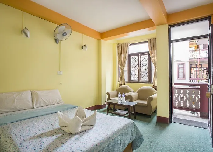 Yala Peak Hostel